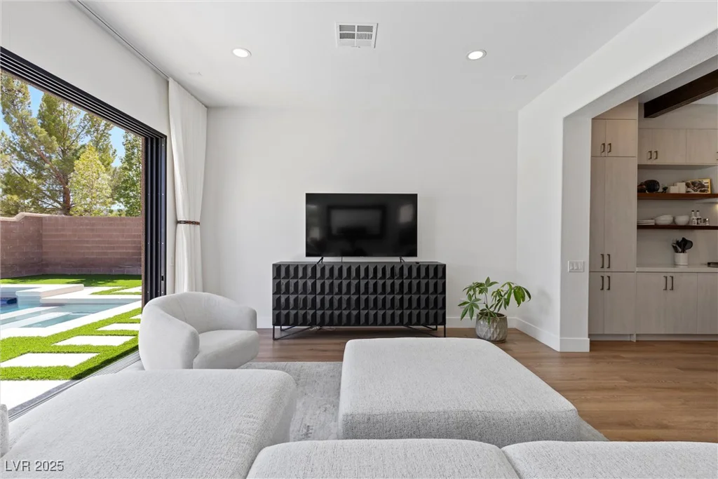940 Viscanio, Las Vegas, NV 89138
