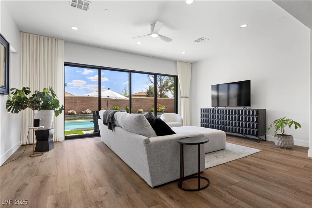 940 Viscanio, Las Vegas, NV 89138