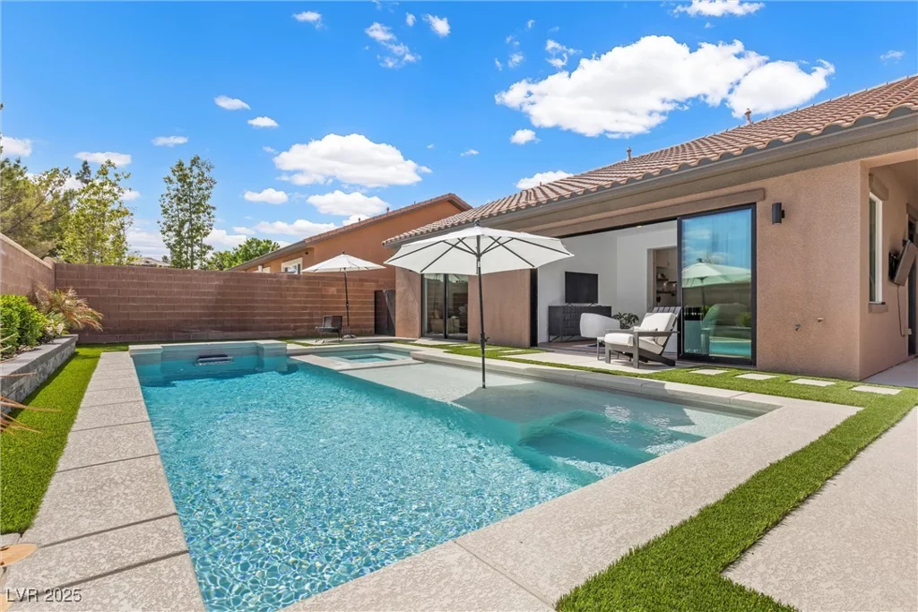 940 Viscanio, Las Vegas, NV 89138