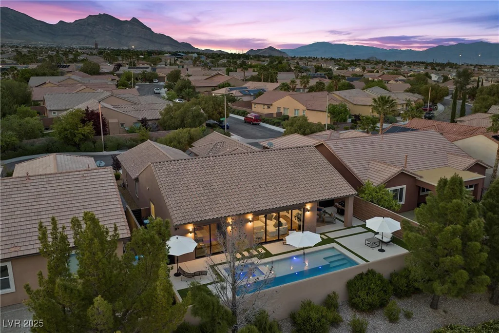 940 Viscanio, Las Vegas, NV 89138