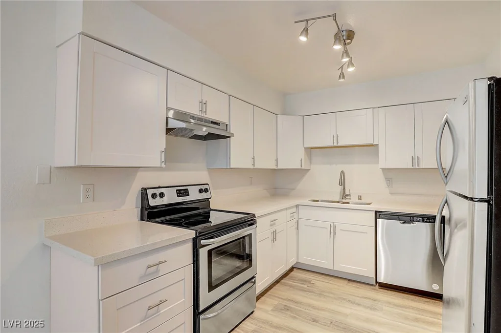 3151 Soaring Gulls, Las Vegas, NV 89128