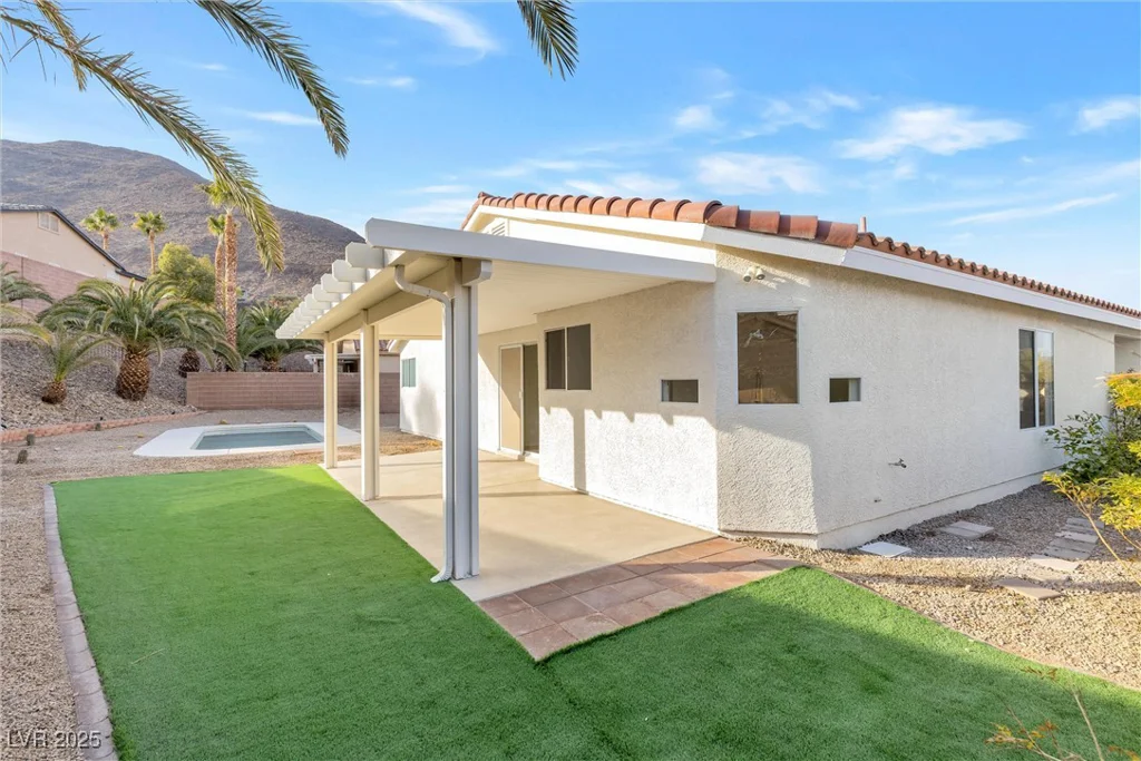 116 Crescent Bay, Henderson, NV 89012
