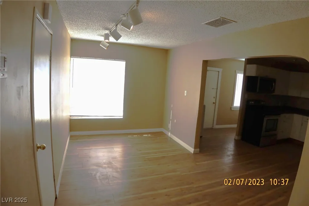 10 Bonanza, Las Vegas, NV 89101