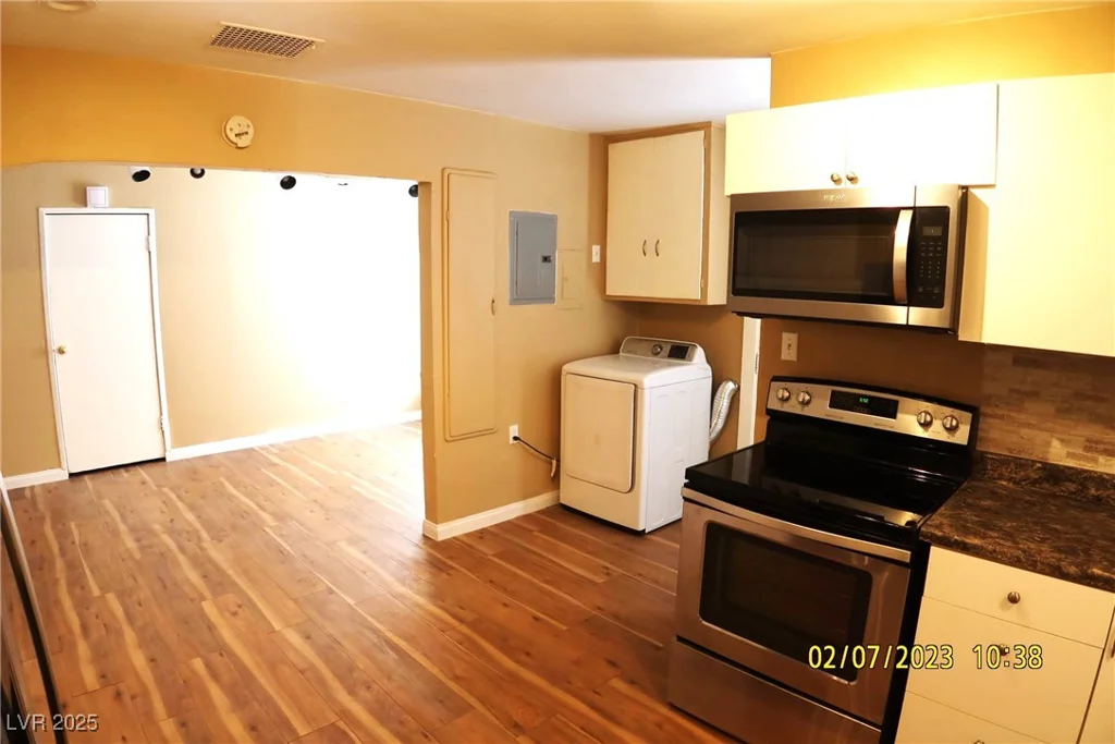 10 Bonanza, Las Vegas, NV 89101