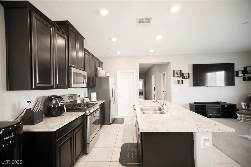 4465 Shimmering Skies, North Las Vegas, NV 89031
