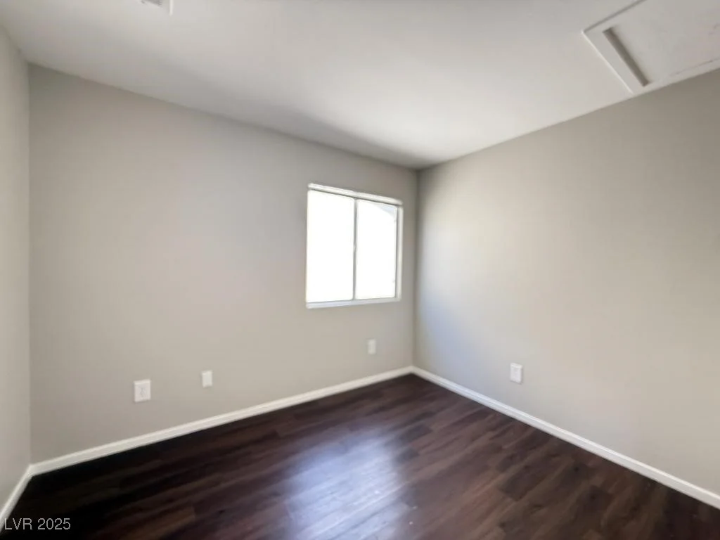 2105 William Holden, Las Vegas, NV 89142