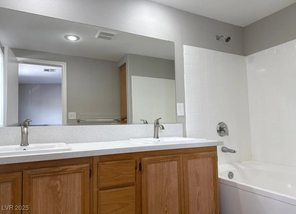 2105 William Holden, Las Vegas, NV 89142