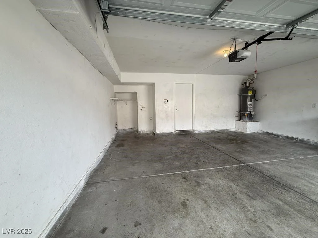 2105 William Holden, Las Vegas, NV 89142