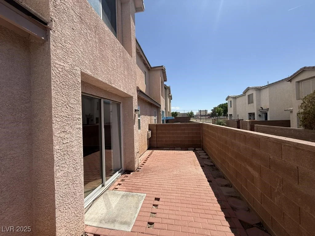 2105 William Holden, Las Vegas, NV 89142
