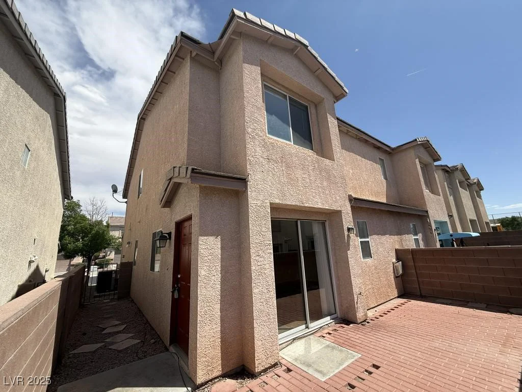 2105 William Holden, Las Vegas, NV 89142