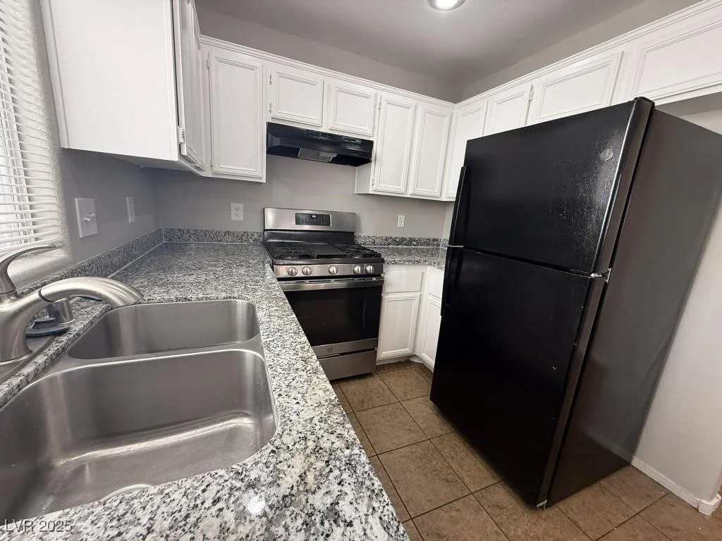 2105 William Holden, Las Vegas, NV 89142