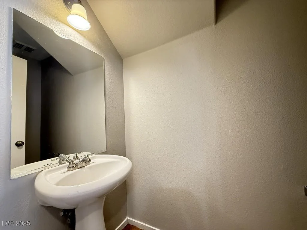 2105 William Holden, Las Vegas, NV 89142