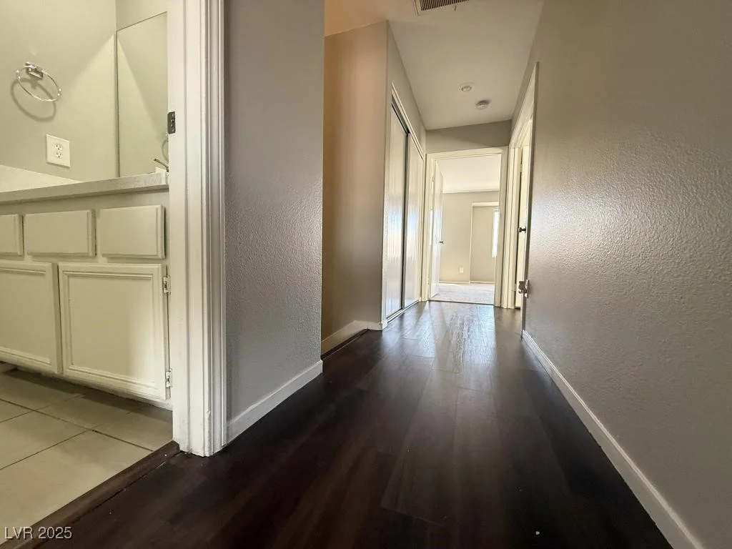 2105 William Holden, Las Vegas, NV 89142
