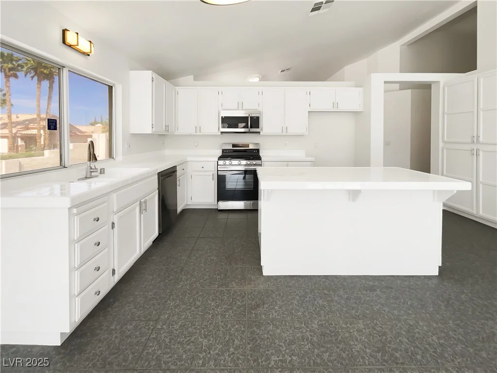676 Covina, Henderson, NV 89002