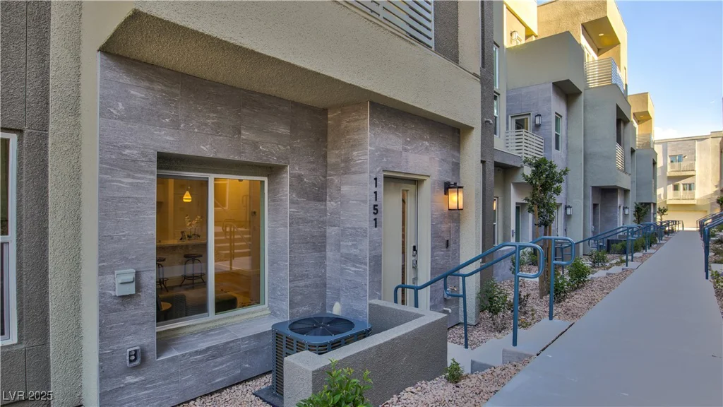 1157 Blossom Point, Las Vegas, NV 89135