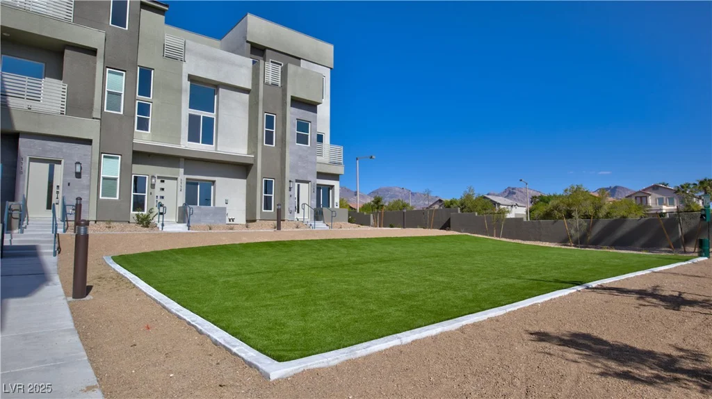 1157 Blossom Point, Las Vegas, NV 89135