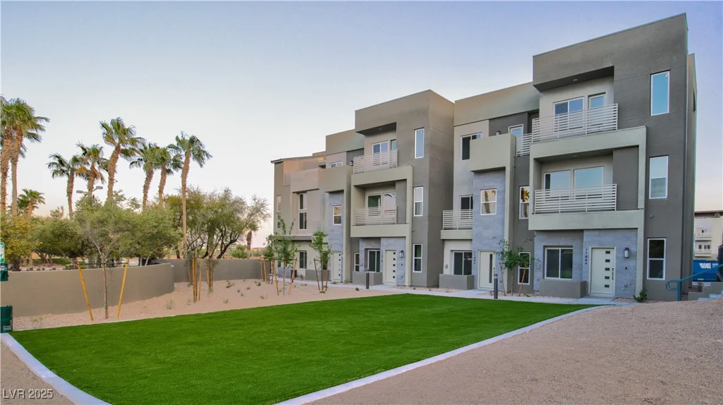 1157 Blossom Point, Las Vegas, NV 89135