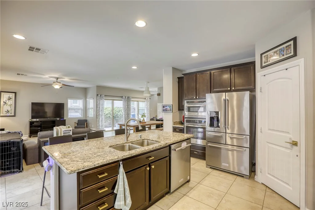 8137 Crushed Velvet, Las Vegas, NV 89166