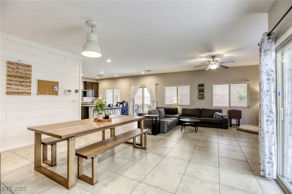 8137 Crushed Velvet, Las Vegas, NV 89166