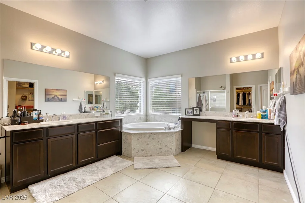 8137 Crushed Velvet, Las Vegas, NV 89166