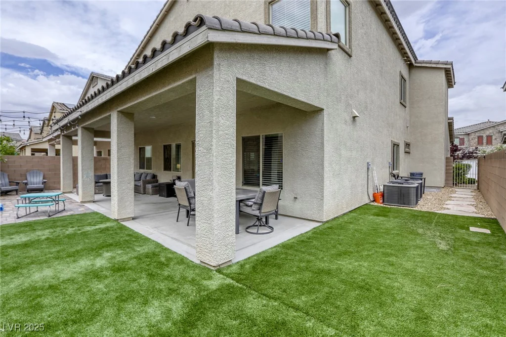 8137 Crushed Velvet, Las Vegas, NV 89166