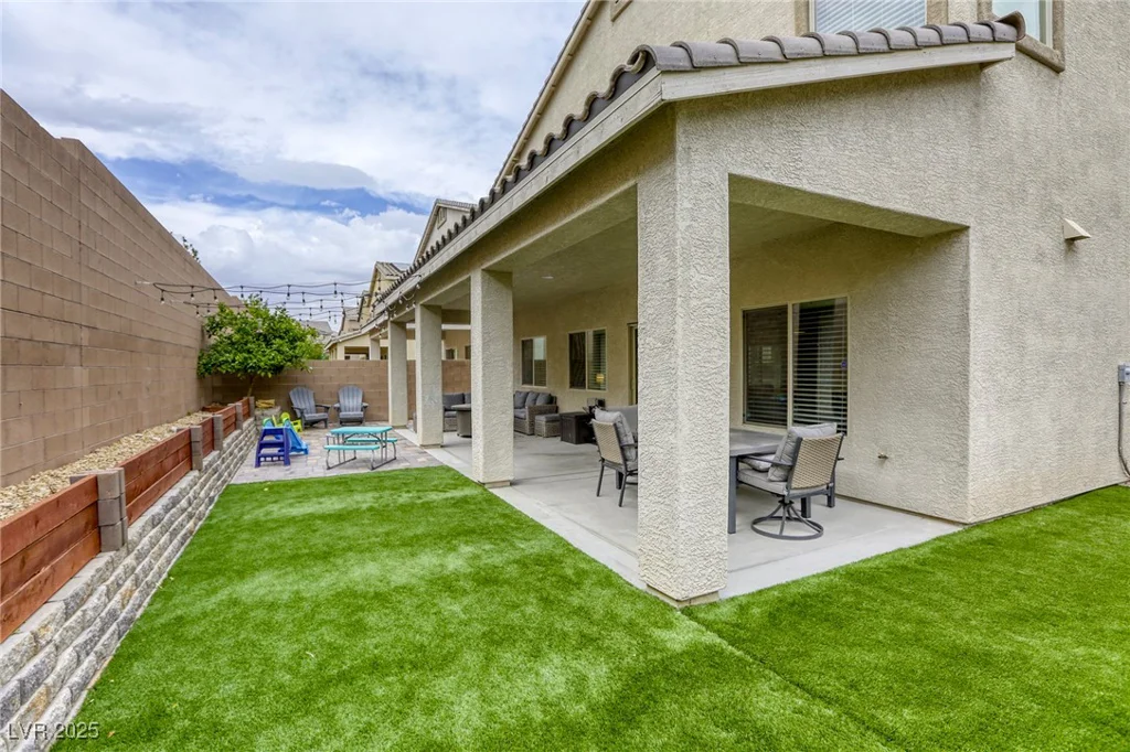 8137 Crushed Velvet, Las Vegas, NV 89166