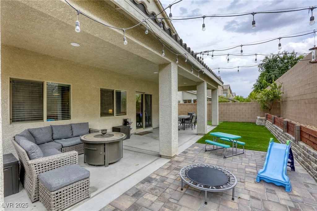8137 Crushed Velvet, Las Vegas, NV 89166