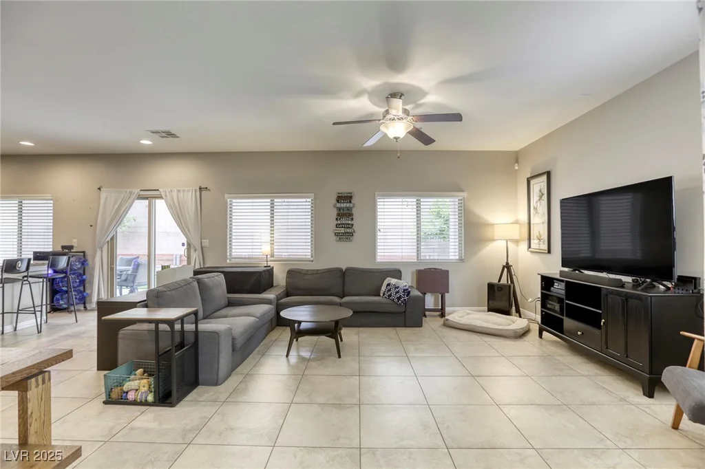 8137 Crushed Velvet, Las Vegas, NV 89166