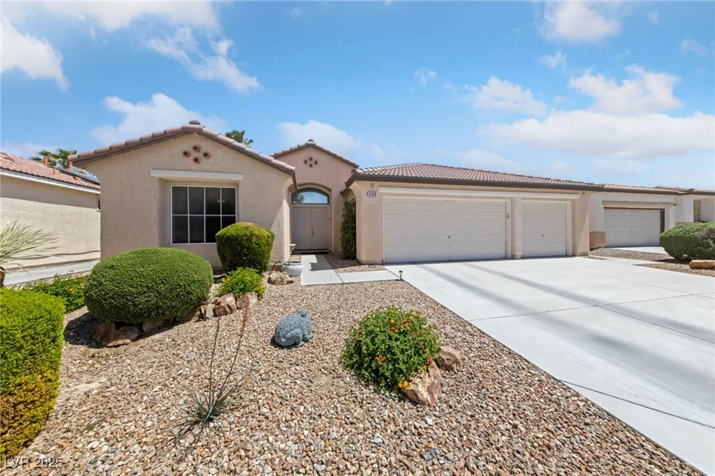 5310 Eel River, North Las Vegas, NV 89031