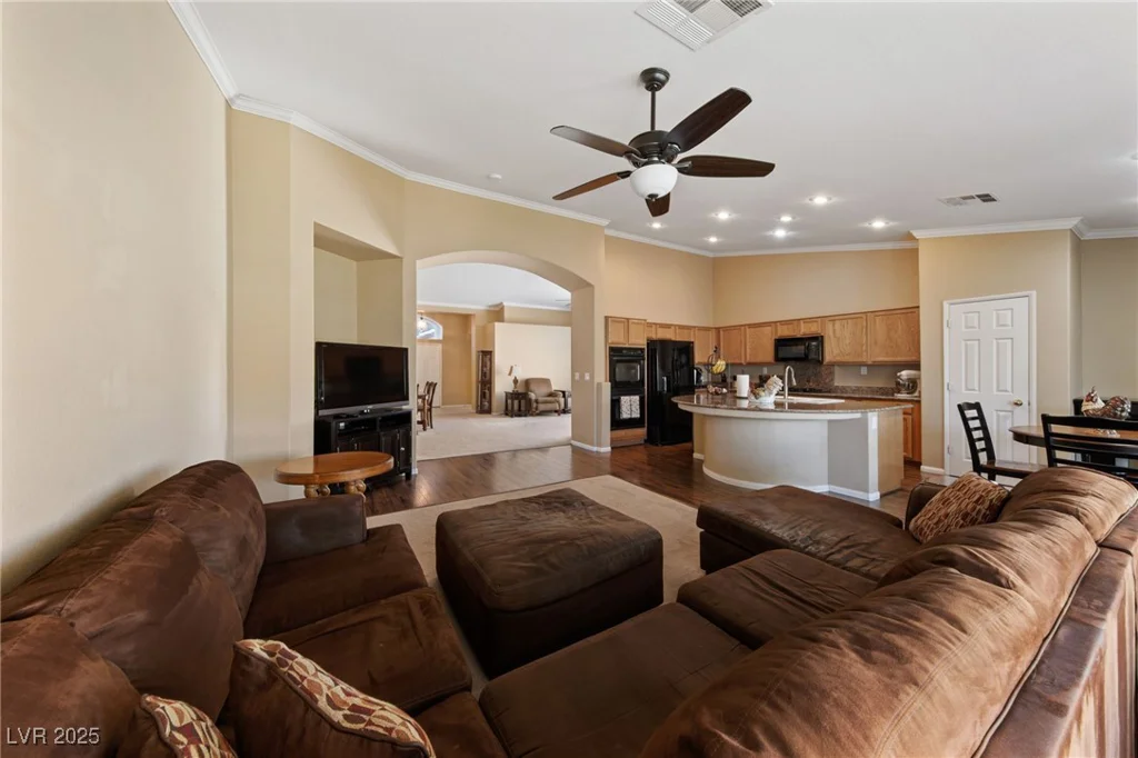 5310 Eel River, North Las Vegas, NV 89031