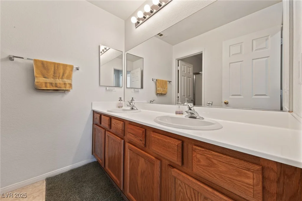 5310 Eel River, North Las Vegas, NV 89031