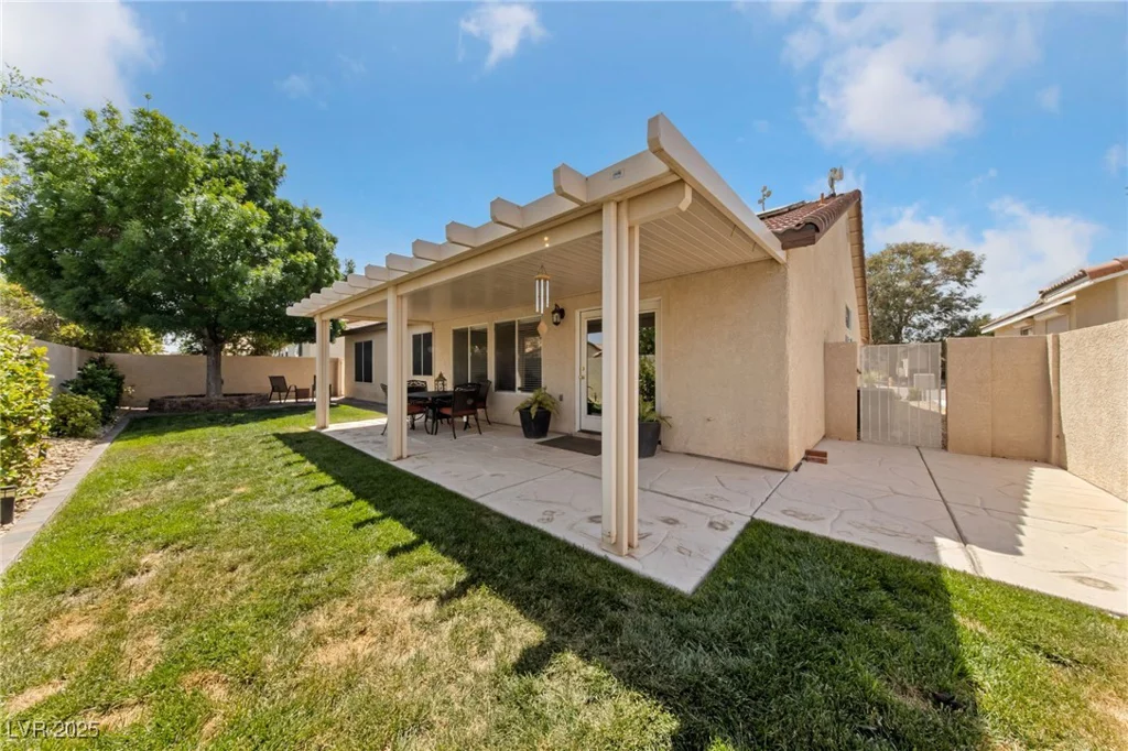 5310 Eel River, North Las Vegas, NV 89031