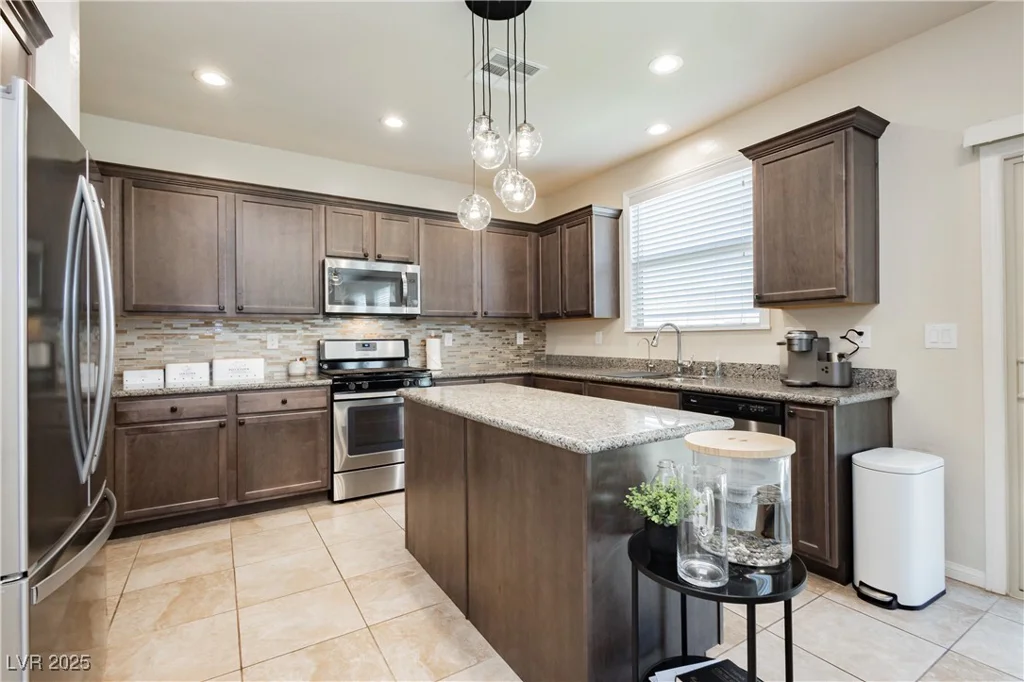 8929 Sleepy Panda, Las Vegas, NV 89148