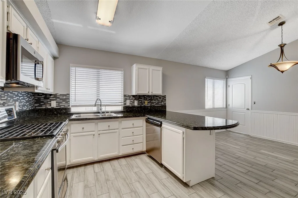 4052 Compass Rose, Las Vegas, NV 89108