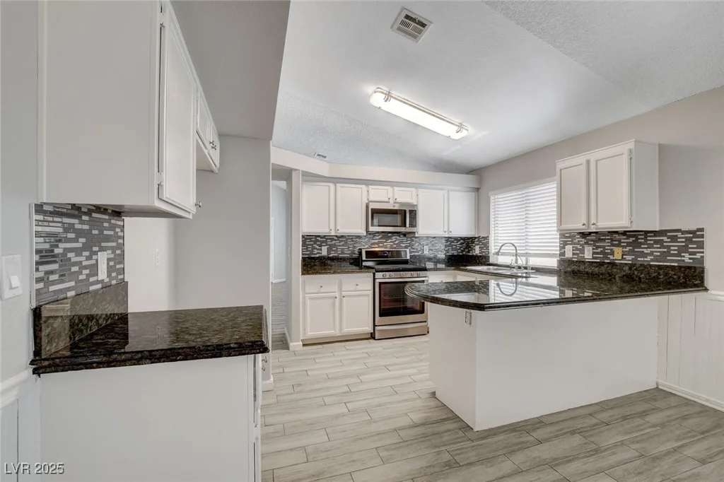 4052 Compass Rose, Las Vegas, NV 89108