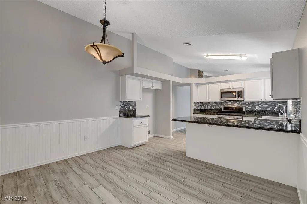 4052 Compass Rose, Las Vegas, NV 89108