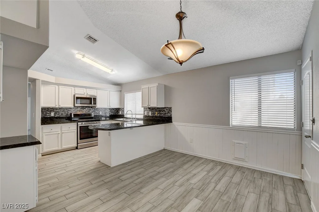 4052 Compass Rose, Las Vegas, NV 89108