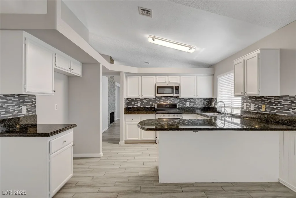 4052 Compass Rose, Las Vegas, NV 89108
