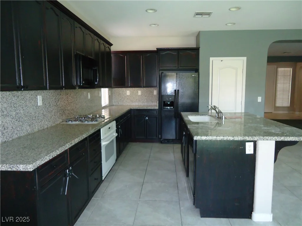7649 Slide Rock, Las Vegas, NV 89113