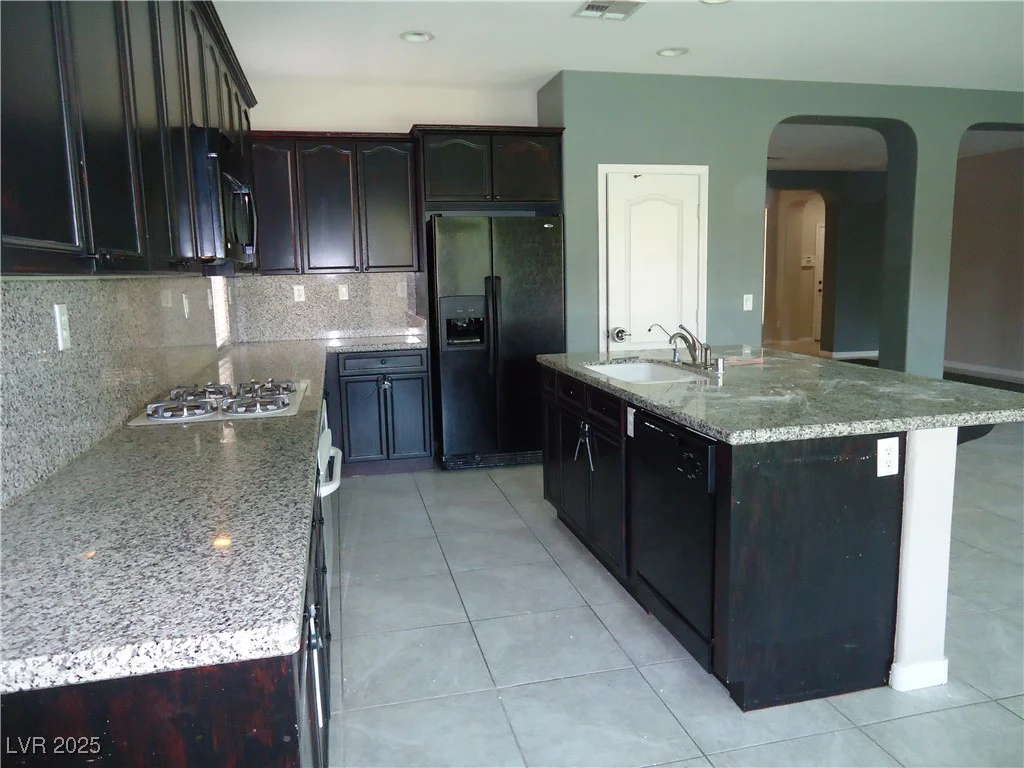 7649 Slide Rock, Las Vegas, NV 89113