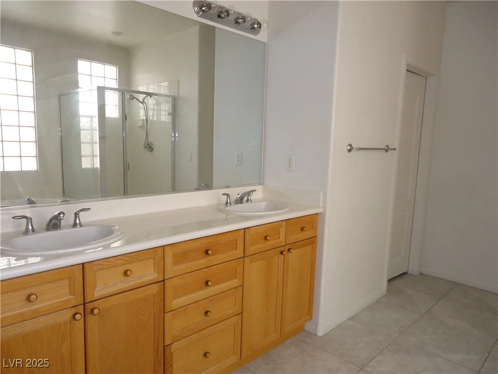 7649 Slide Rock, Las Vegas, NV 89113