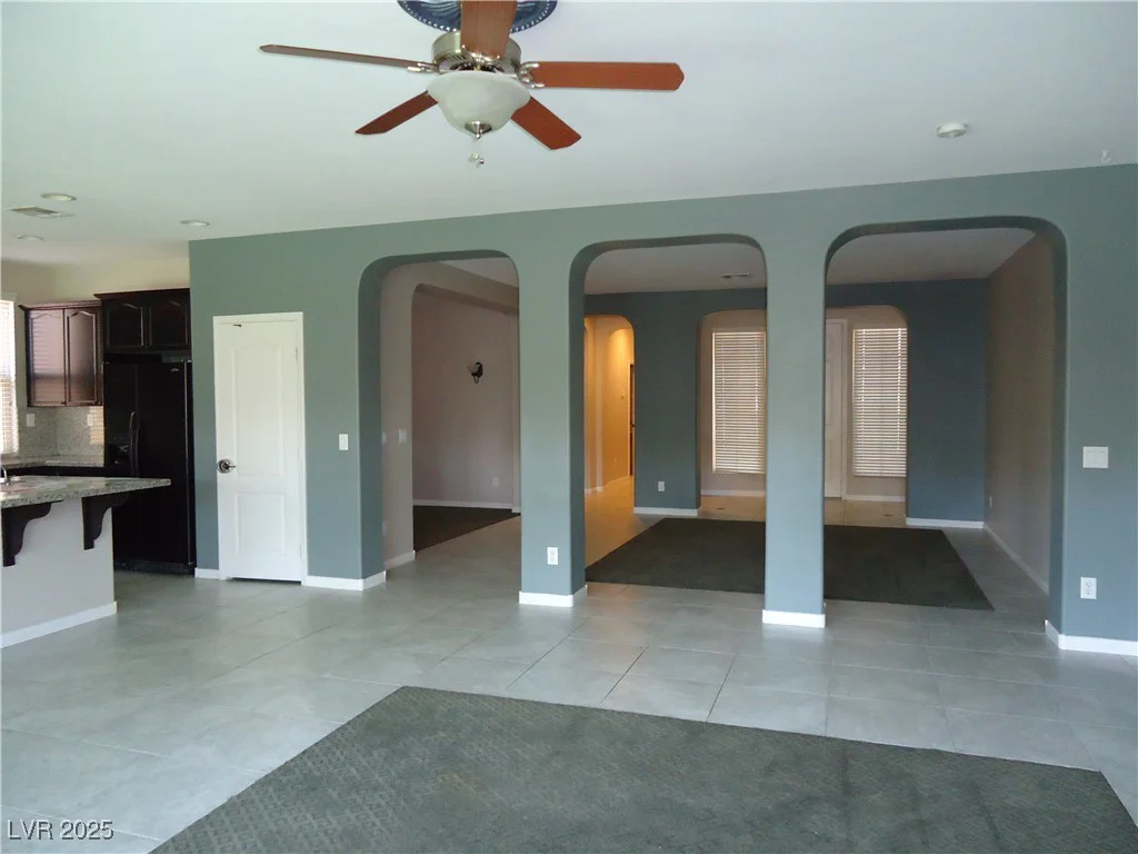 7649 Slide Rock, Las Vegas, NV 89113