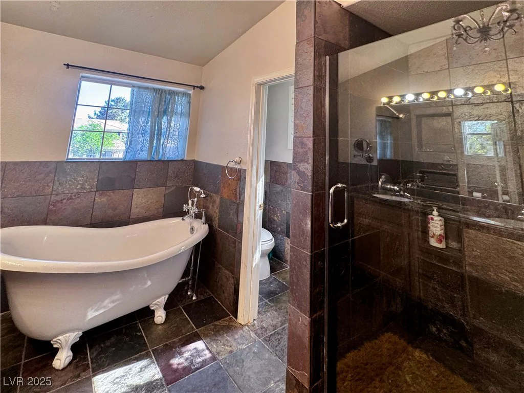 1105 Enderly, Las Vegas, NV 89144