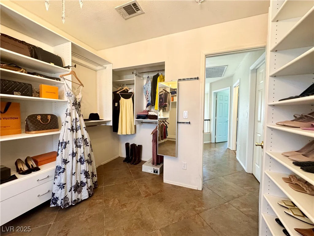 1105 Enderly, Las Vegas, NV 89144