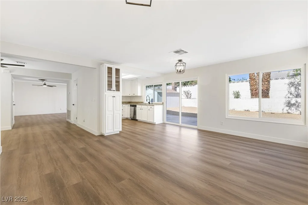 5035 Meadow Grove, Las Vegas, NV 89120