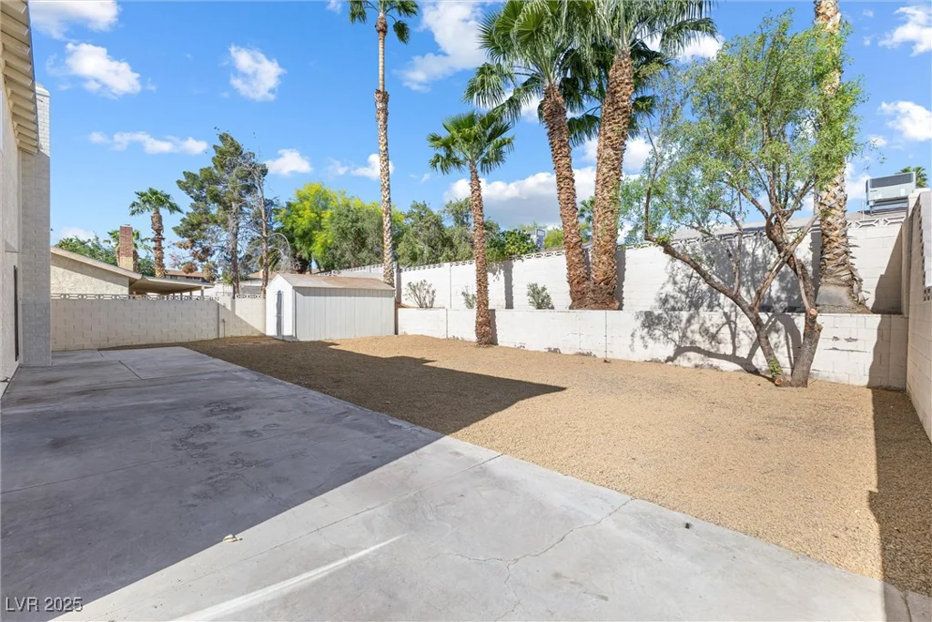 5035 Meadow Grove, Las Vegas, NV 89120