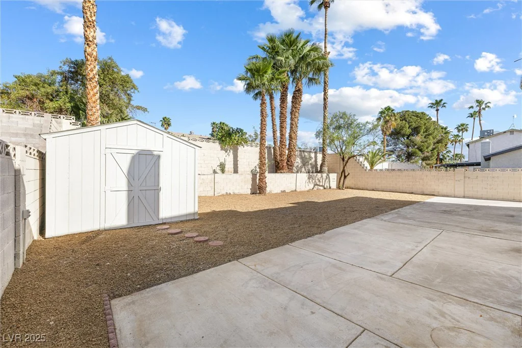 5035 Meadow Grove, Las Vegas, NV 89120