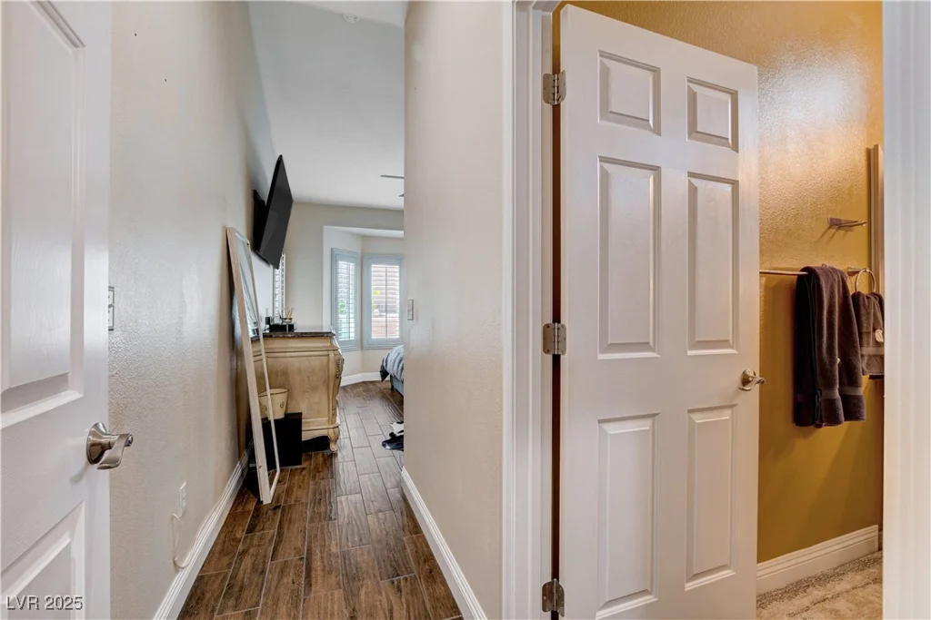 2305 Hot Oak Ridge, Las Vegas, NV 89134