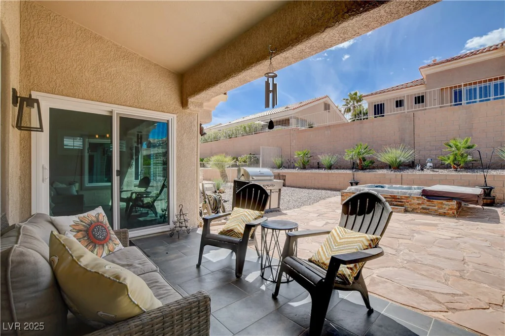 2305 Hot Oak Ridge, Las Vegas, NV 89134