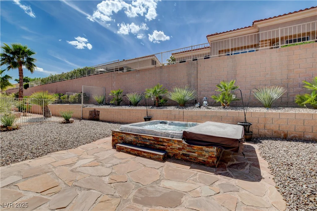 2305 Hot Oak Ridge, Las Vegas, NV 89134